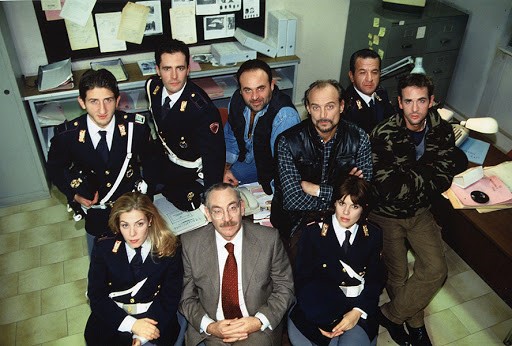 Fig. 5 Il cast di &ldquo;La squadra&rdquo; (2000)

