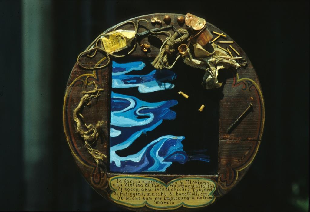 fig. 2 Paolo Cristiani,&nbsp;Moriana, retro, 1994, scultura polimaterica in legno e vetro dipinti
