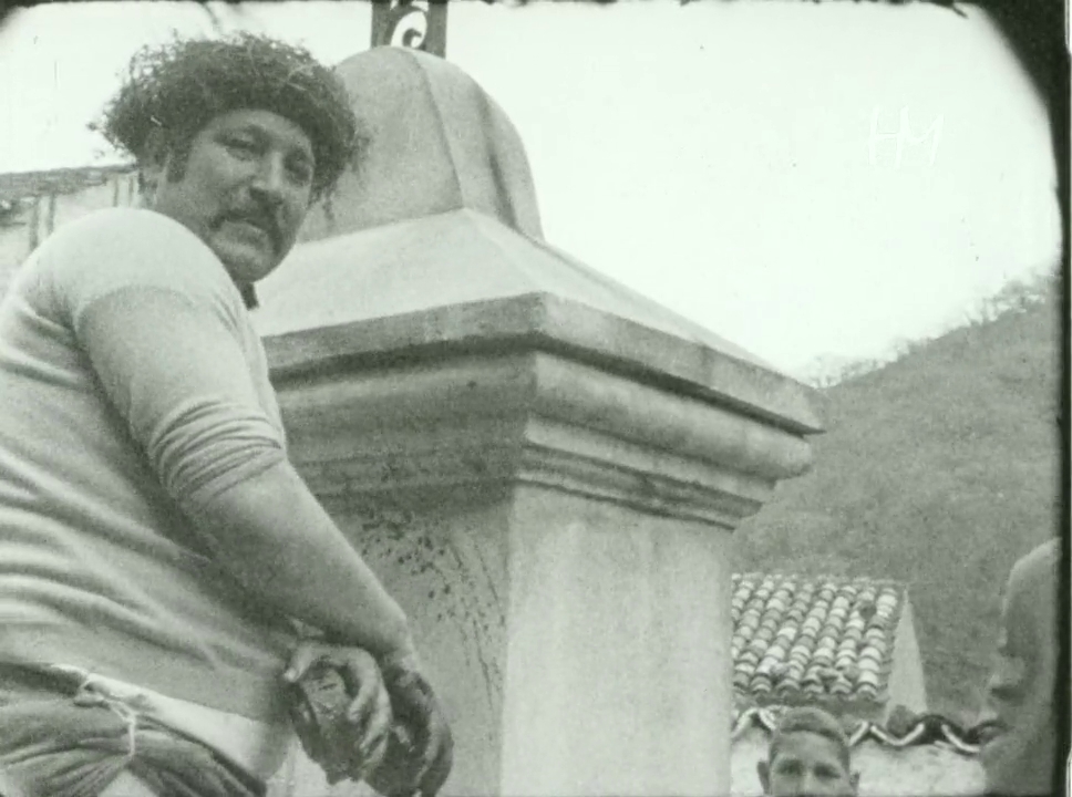fig. 5 Enzo Mazzeo, Nocera Terinese, 1973, HMMAZZENZ-0008, Fondazione Home Movies - Archivio Nazionale del Film di Famiglia
