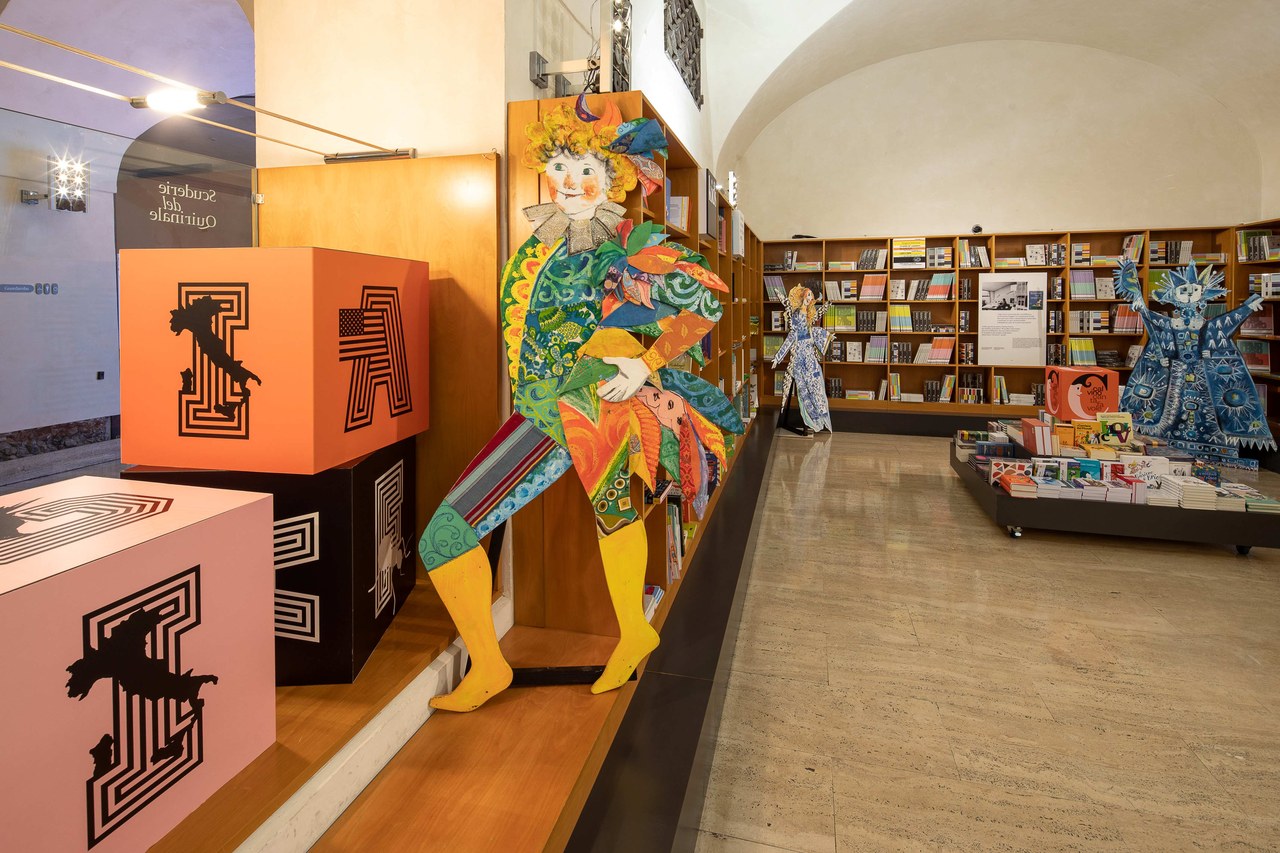 Fig. 1 Allestimento della mostra Favoloso Calvino, a cura di Mario Barenghi (Roma, Scuderie del Quirinale, 13 ottobre 2023-4 febbraio 2024). Foto di &copy;Alberto Novelli &copy;Electa
