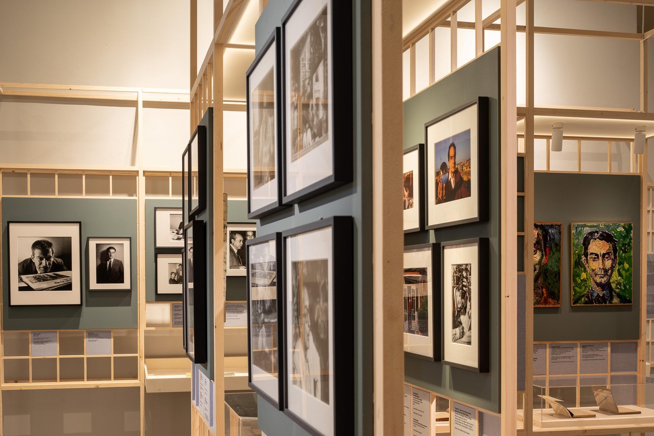 Fig. 5 Allestimento della mostra Favoloso Calvino, a cura di Mario Barenghi (Roma, Scuderie del Quirinale, 13 ottobre 2023-4 febbraio 2024). Foto di &copy;Alberto Novelli &copy;Electa
