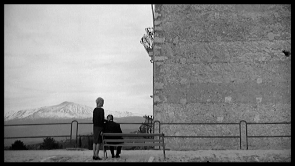 fig. 4 Michelangelo Antonioni, L&rsquo;avventura, 1960. Screenshot da terzi
