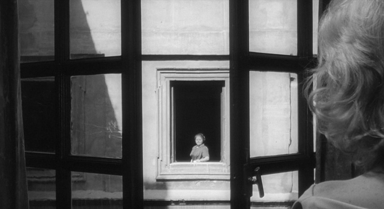 Monica Vitti nel film L&rsquo;eclisse di Michelangelo Antonioni, 1962
