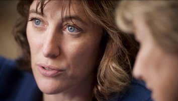 Valeria Bruni Tedeschi e Marisa Borini nel film Un castello in Italia di Valeria Bruni Tedeschi, 2013
