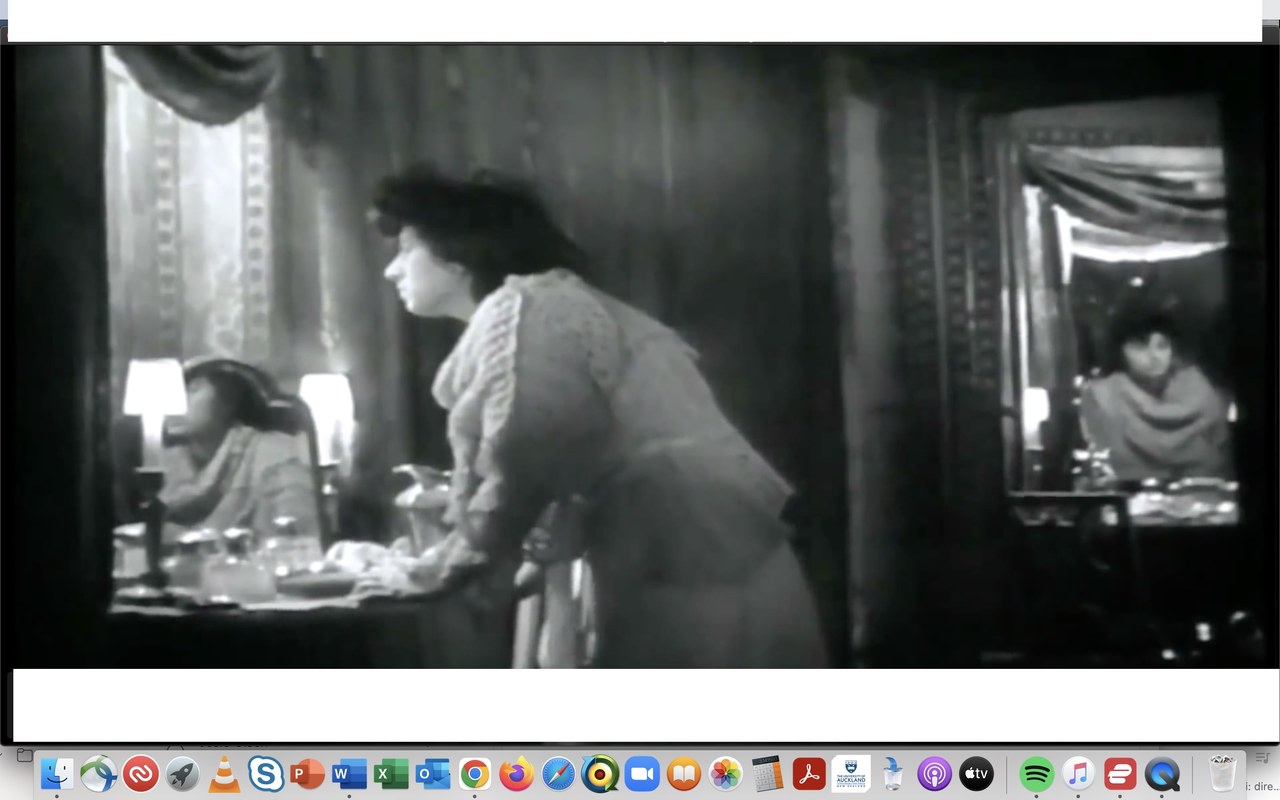Fig. 1: Screenshot da terzi del film La voce umana (1948), regia di Roberto Rossellini.&nbsp;
