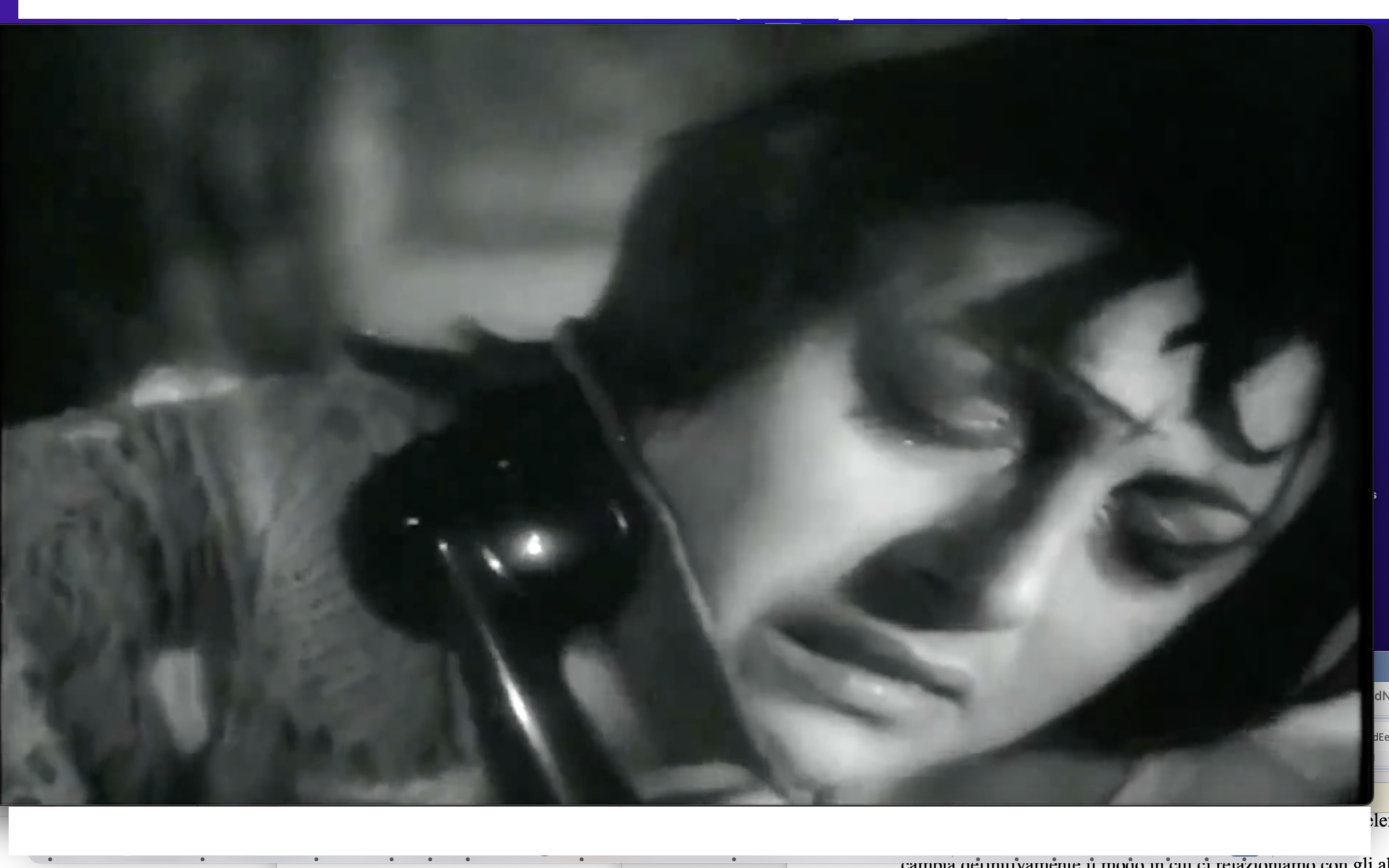 Fig. 2: Screenshot da terzi del film La voce umana (1948), regia di Roberto Rossellini.&nbsp;
