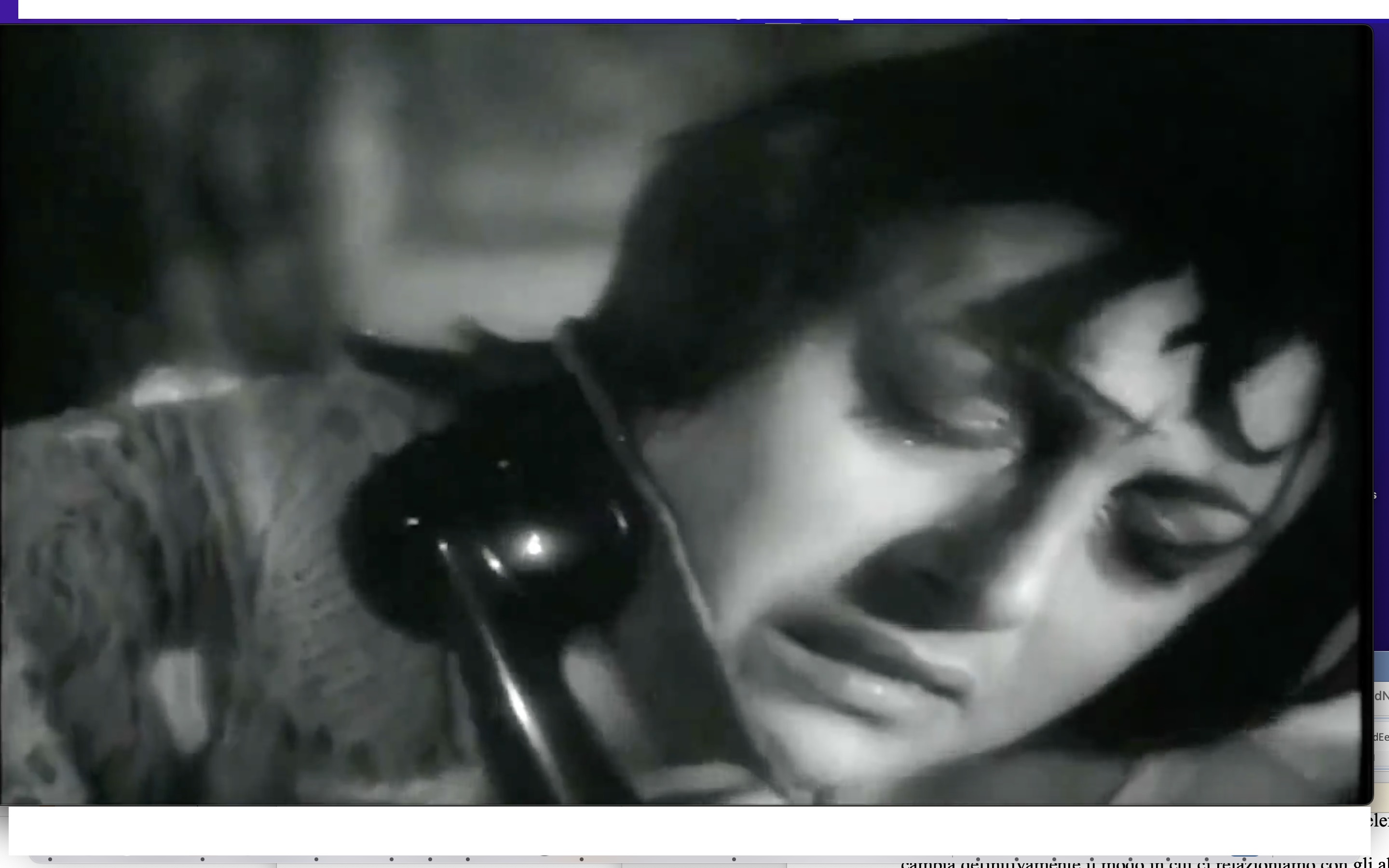 Fig. 2: Screenshot da terzi del film La voce umana (1948), regia di Roberto Rossellini.&nbsp;
