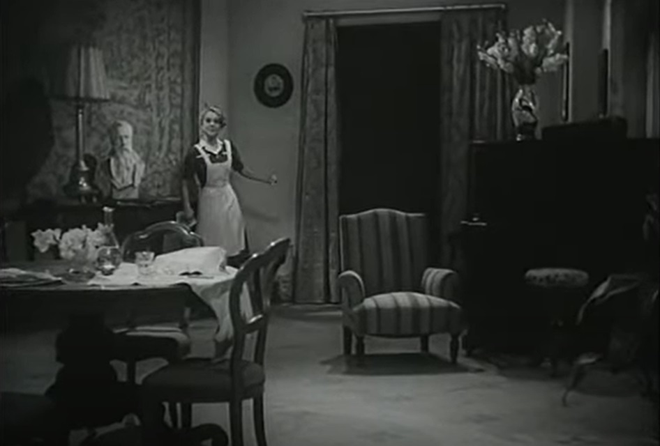 Fig.2 | Il soggiorno di Violette nei capelli (1942). [Screenshot da terzi del film]
