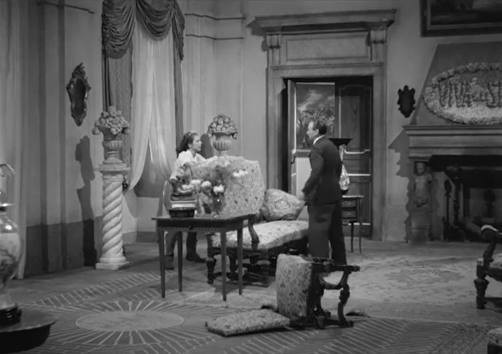 Fig.4 | Scompiglio nel salotto di Il birichino di pap&agrave; (1943) [Screenshot da terzi del film]
