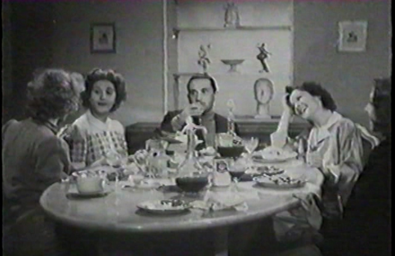 Fig. 8: Screenshot da terzi del film 4 ragazze sognano (di Guglielmo Giannini, 1943)
