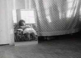 Fig.5 | Attraverso lo specchio. Screenshot da terzi del film Child of Resistance (1973) di Haile Gerima. Courtesy of Negodgwad Production.
