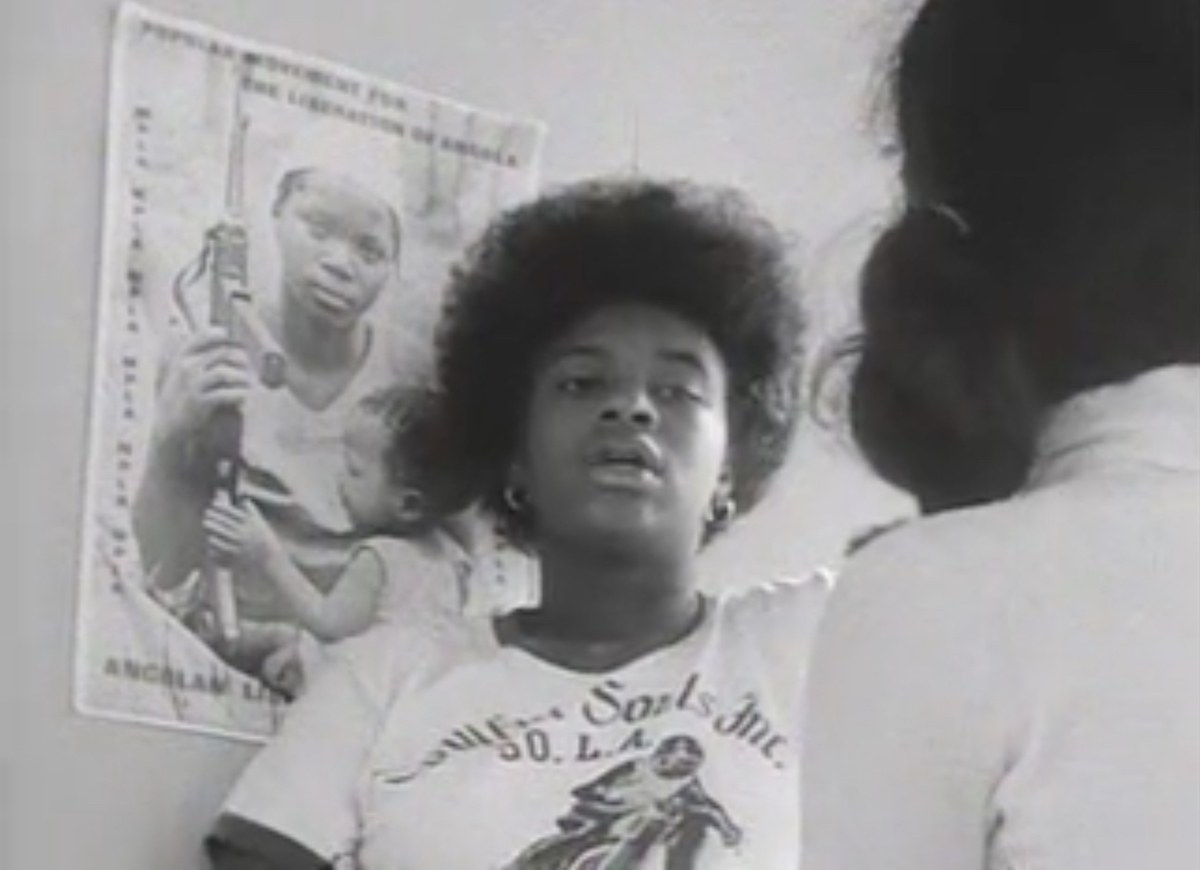 Fig.7 | Angie, Louann e &lsquo;la madre di tutti noi&rsquo;. Screenshot da terzi del film Child of Resistance (1973) di Haile Gerima. Courtesy of Negodgwad Production.
