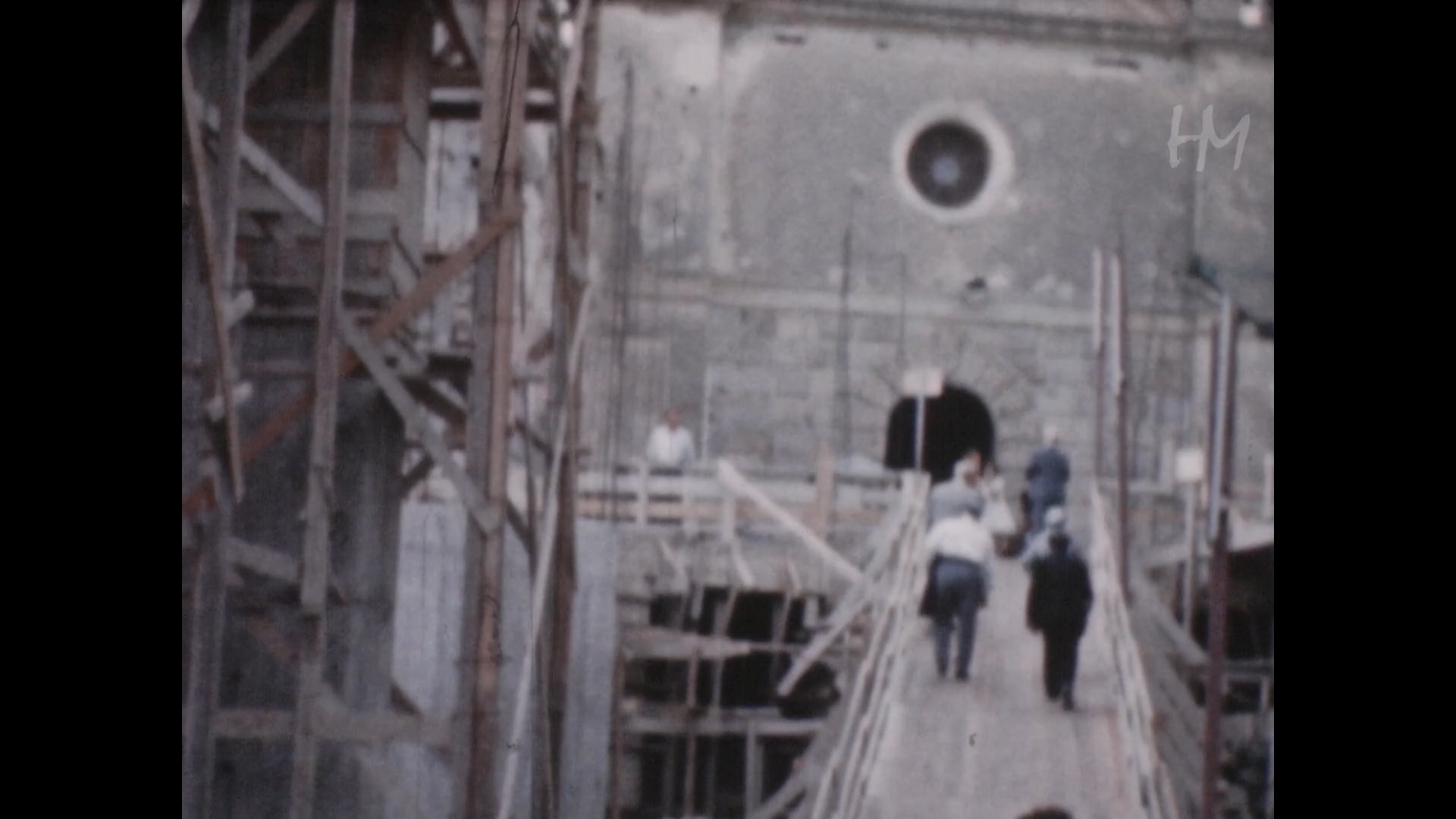 fig. 3 Un frame della clip Santuario di Tindari, Fondo Giuseppe Natoli, Tindari (ME), 1960, 8mm, HMNATOGIU_0023, Home Movies - Archivio Nazionale del Film
