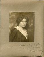 Fig.4 | Fotoritratto di Ada Negri con dedica, 1914, Galleria Nazionale d&rsquo;Arte Moderna e Contemporanea (Roma), Fondi storici, Fondo Ugo Ojetti, corrispondenza &lsquo;Negri Ada (poetessa dell&#39;Accademia d&#39;Italia)&rsquo;, 14 febbraio 1896 - 14 febbraio 1944.
