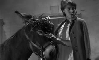 Fig. 4 Anne Wiazemsky in una scena di Au hasard Balthazar
