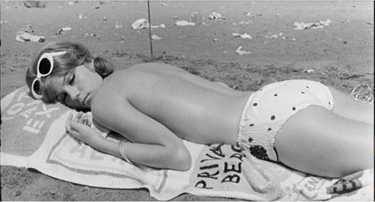 Stefania Sandrelli in un fotogramma di Io la conoscevo bene di Antonio Pietrangeli, 1965
