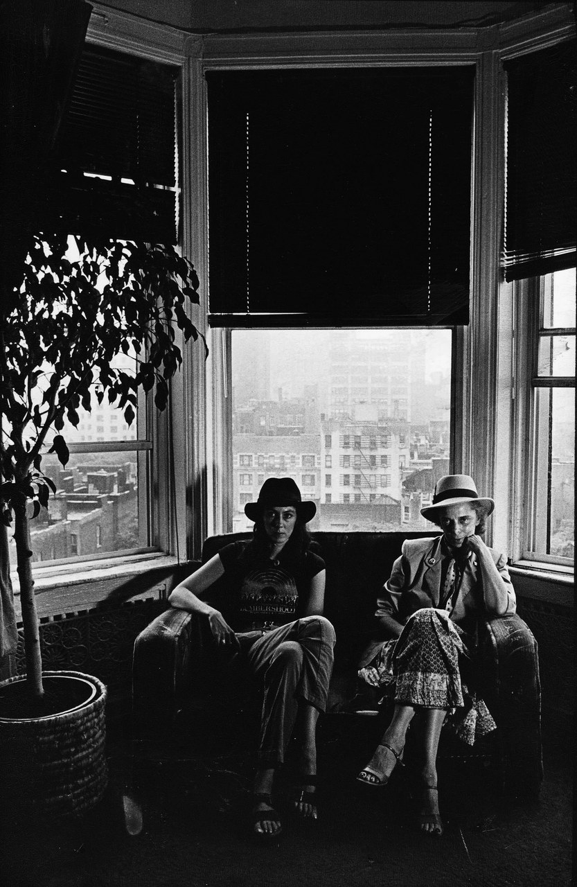 Shirley Clarke e Wendy Clarke al Chelsea Hotel. Per la gentile concessione si ringrazia Milestone Films and The Shirley Clarke Estate.
