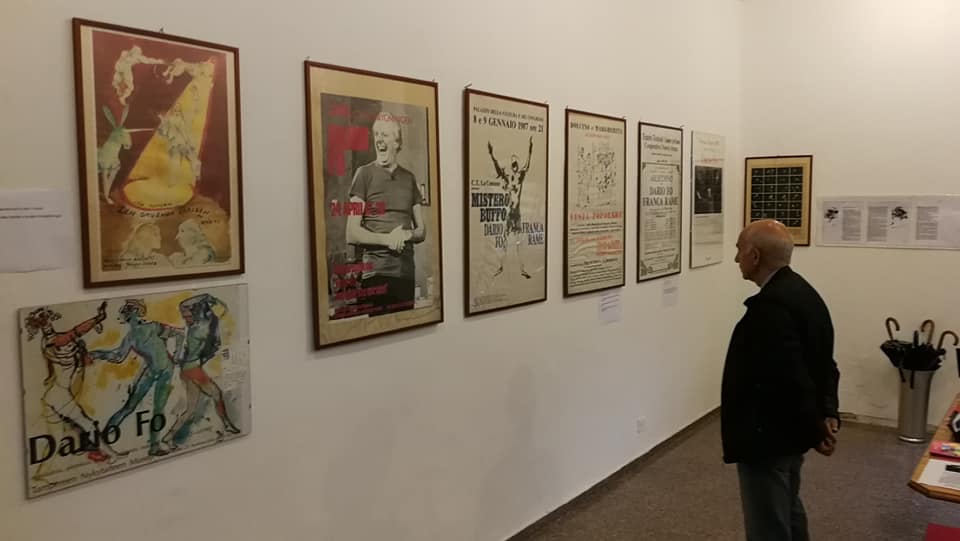 mostra FO – ARLECCHINO. 33 volte Dario Fo mostra FO – ARLECCHINO. 33 volte Dario Fo