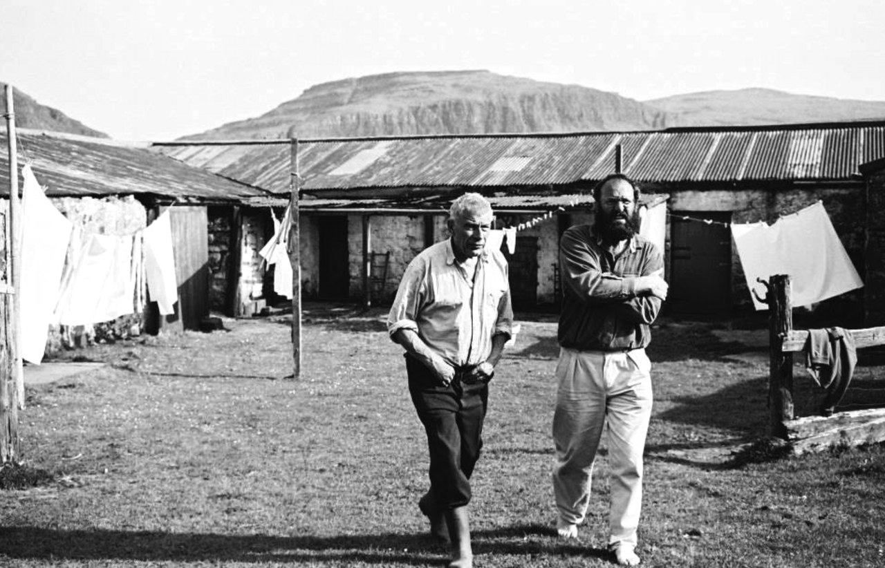 John Berger e Tim Neat durante le riprese di Walk Me Home, regia di Tim Neat, 1993 John Berger e Tim Neat durante le riprese di Walk Me Home, regia di Tim Neat, 1993