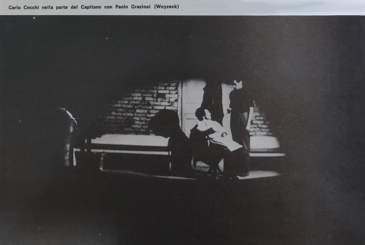 Fotografia di scena, Woyzeck di Carlo Cecchi, in Sipario, n. 276, aprile 1969 Fotografia di scena, Woyzeck di Carlo Cecchi, in Sipario, n. 276, aprile 1969
