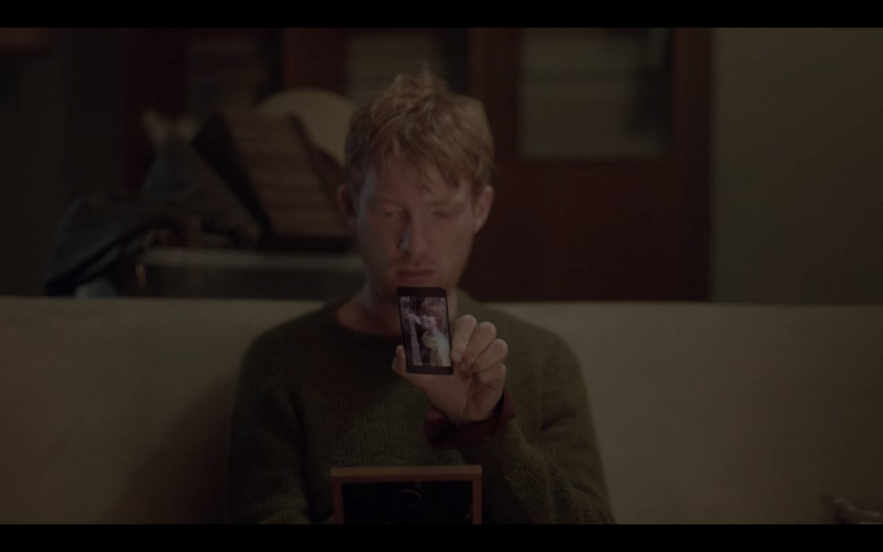 Be Right Back (Black Mirror, 2013) Be Right Back (Black Mirror, 2013)