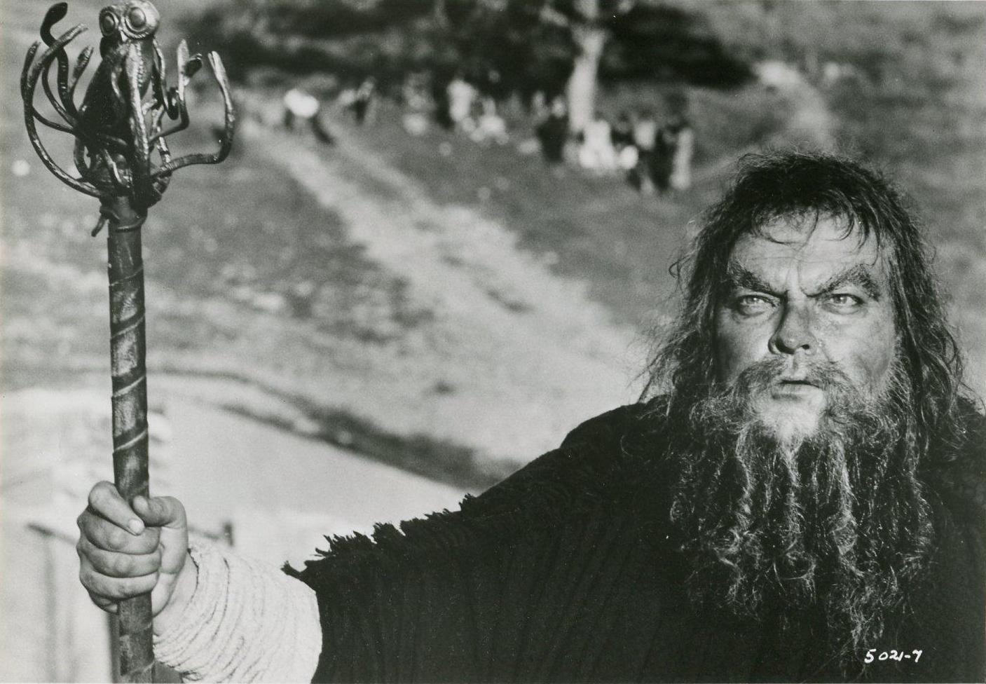 Fig. 7 Orson Welles nella parte di Tiresia in Oedipus the King (1968) di Philip Saville
