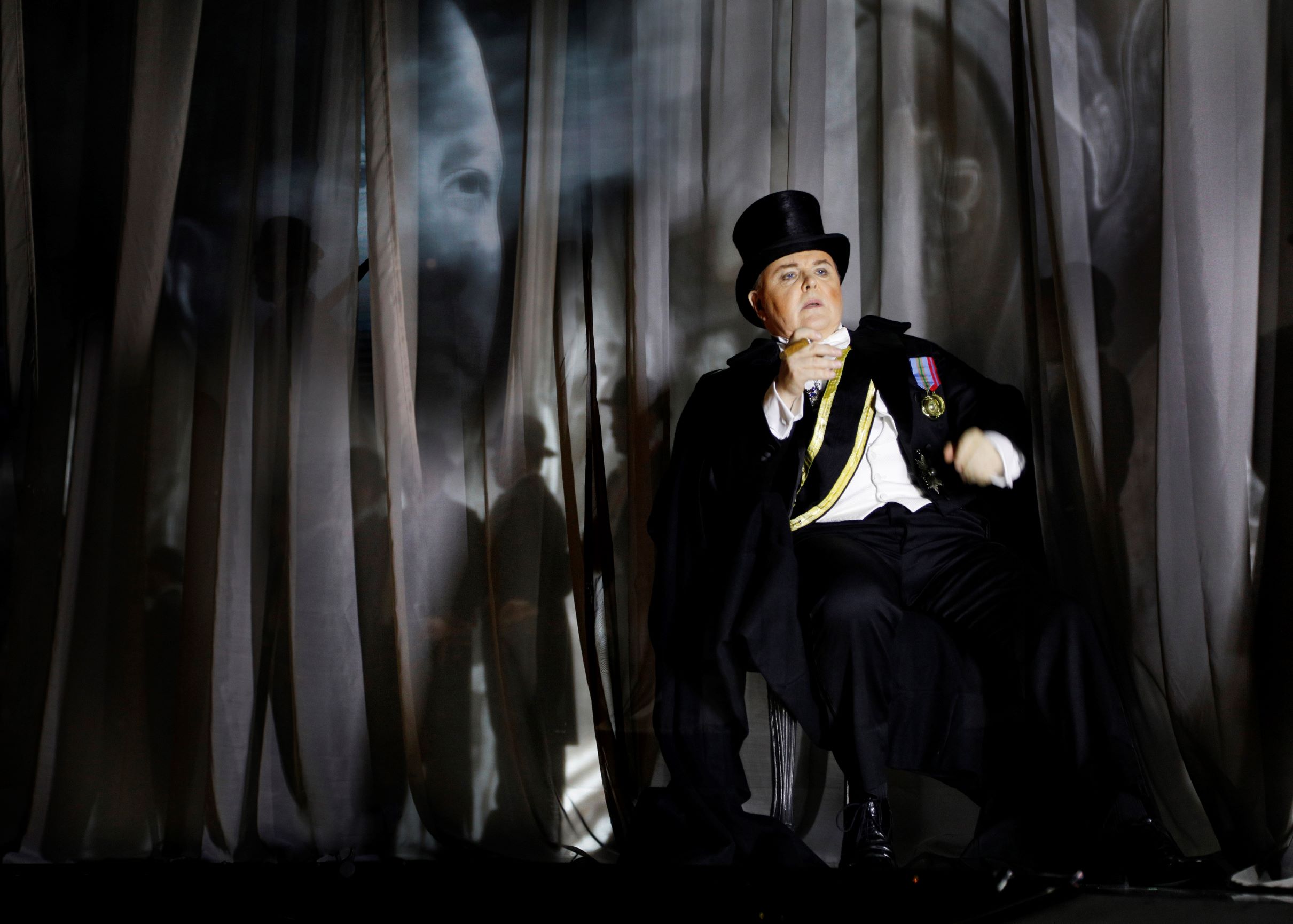 Elisabetta regina d’Inghilterra, regia Davide Livermore, Rossini Opera Festival di Pesaro, 2021 Elisabetta regina d’Inghilterra, regia Davide Livermore, Rossini Opera Festival di Pesaro, 2021