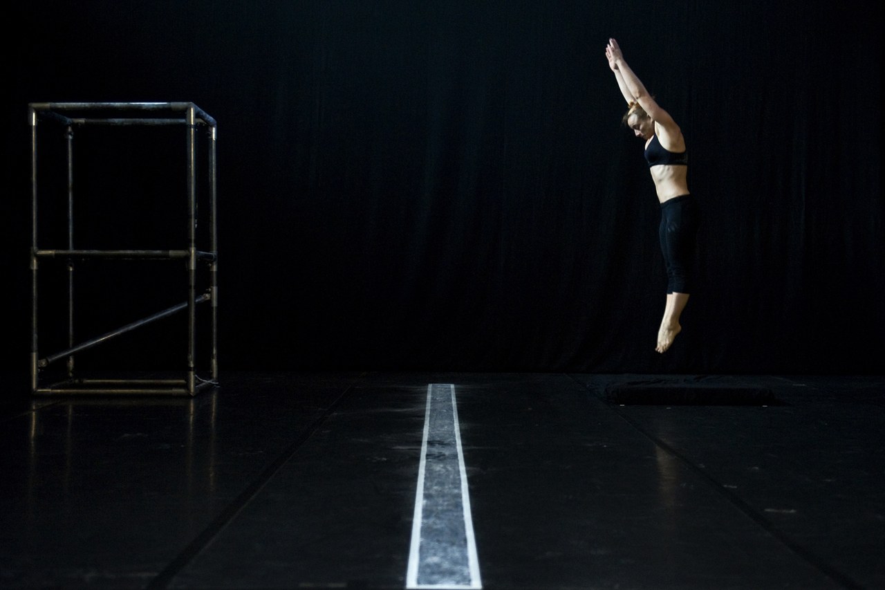 Al lato della rappresentazione. i paesaggi performativi di gruppo ... Come arredare una scuola di danza
