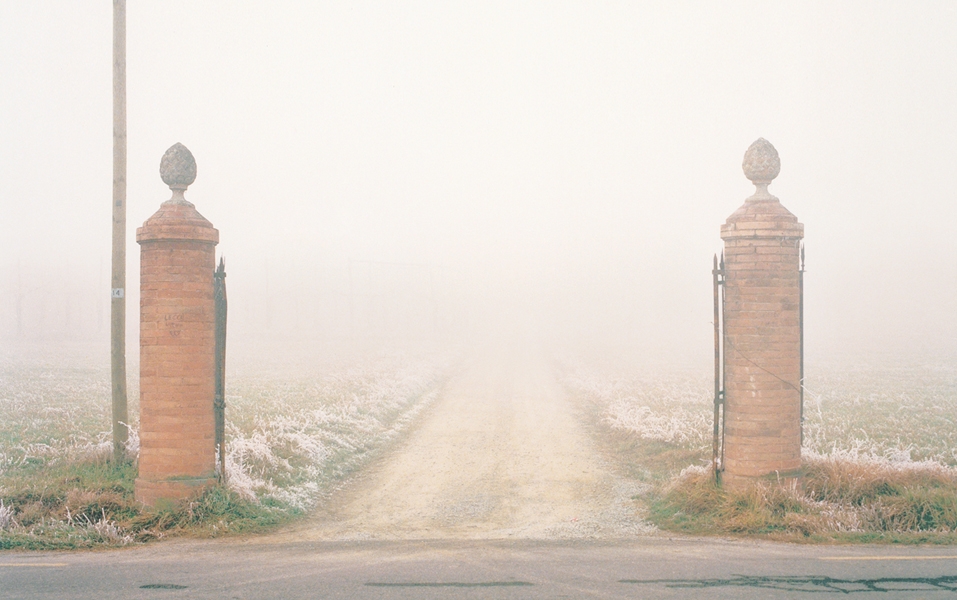 ©Luigi Ghirri, Formigine 1985. Eredi di Luigi Ghirri. Biblioteca Panizzi, Reggio Emilia ©Luigi Ghirri, Formigine 1985. Eredi di Luigi Ghirri. Biblioteca Panizzi, Reggio Emilia