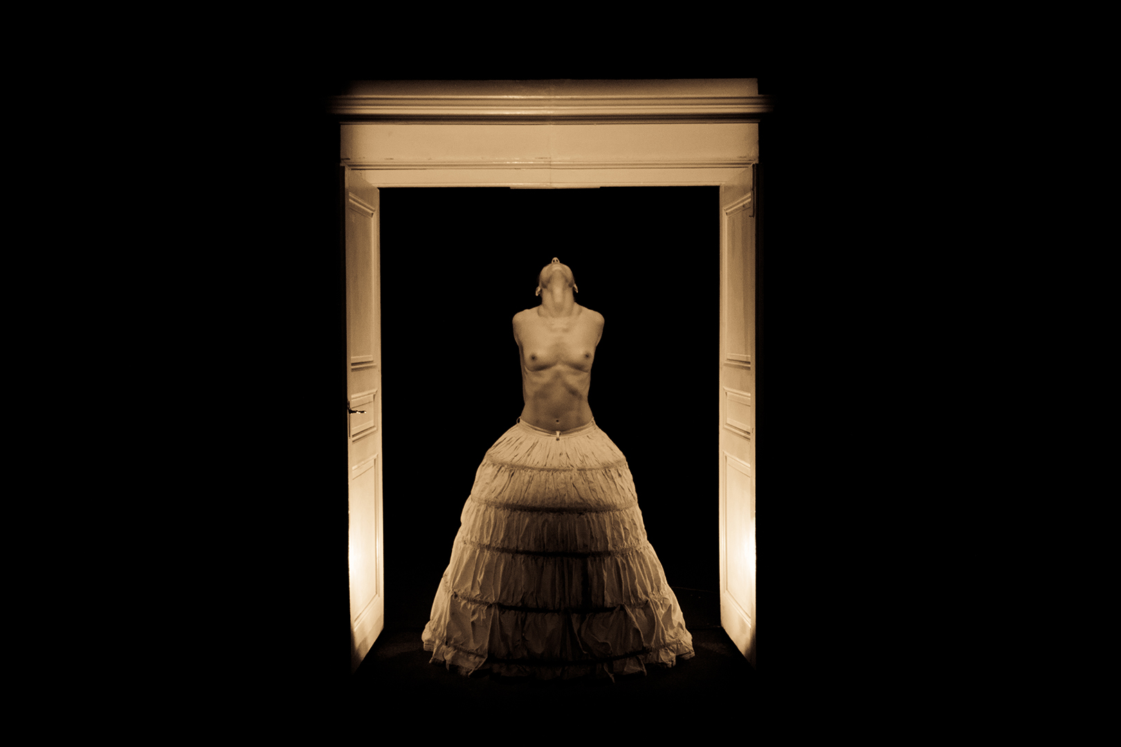 Teatropersona, AURE, 2011, drammaturgia, regia, scene, luci di Alessandro Serra; foto di Alessandro Serra Teatropersona, AURE, 2011, drammaturgia, regia, scene, luci di Alessandro Serra; foto di Alessandro Serra