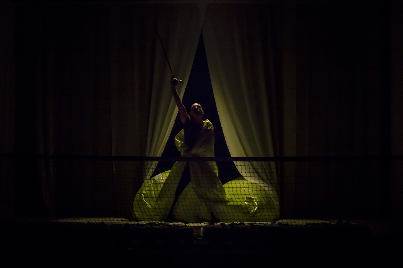 In exitu, adattamento, interpretazione e regia di Roberto Latini, Napoli Teatro Festival 2019. © Ivan Nocera In exitu, adattamento, interpretazione e regia di Roberto Latini, Napoli Teatro Festival 2019. © Ivan Nocera