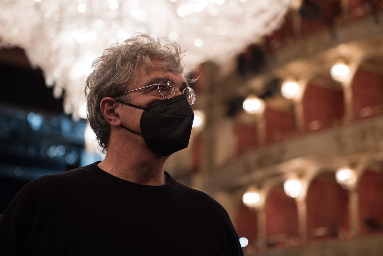 Mario Martone, prove de La traviata, © Fabrizio Sansoni, Teatro dell’Opera di Roma, 2021