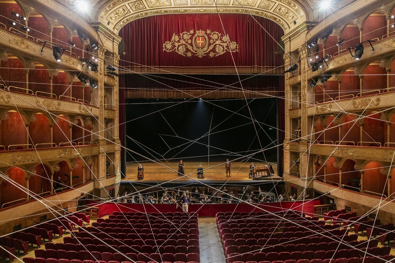 Il barbiere di Siviglia, regia e installazione di Mario Martone, © Yasuko Kageyama, Teatro dell’Opera di Roma, 2021 Il barbiere di Siviglia, regia e installazione di Mario Martone, © Yasuko Kageyama, Teatro dell’Opera di Roma, 2021