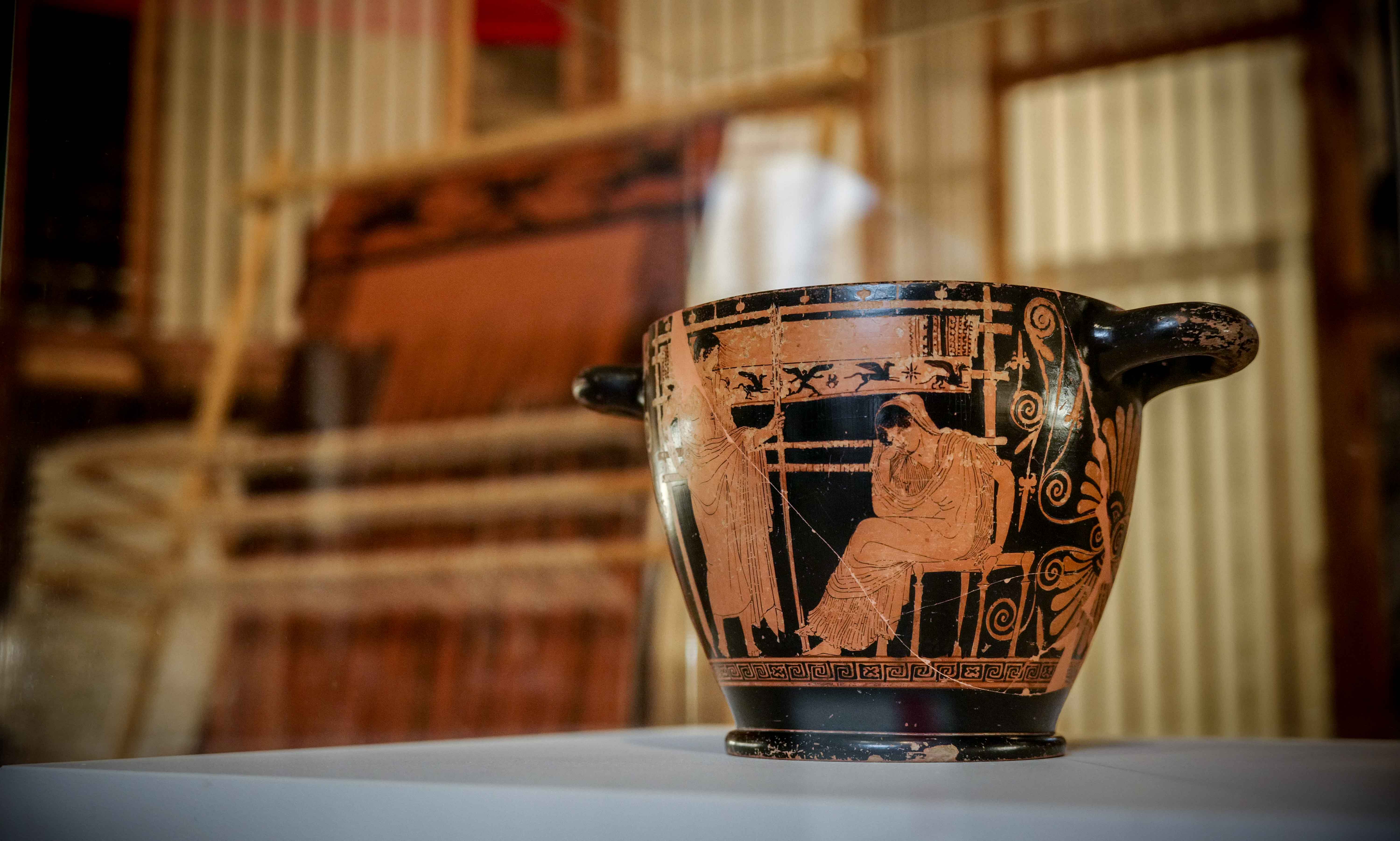 Fig. 4 Allestimento della mostra Penelope, a cura di Alessandra Sarchi e Claudio Franzoni (Roma, Parco archeologico del Colosseo, 19 settembre 2024-19 gennaio 2025). Foto di &copy;Studio Zabalik &copy;Electa
