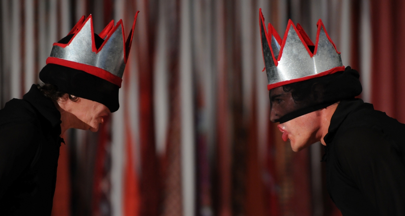 Gli alti e bassi di Biancaneve, foto di scena di Carmine Maringola (2012) Gli alti e bassi di Biancaneve, foto di scena di Carmine Maringola (2012)