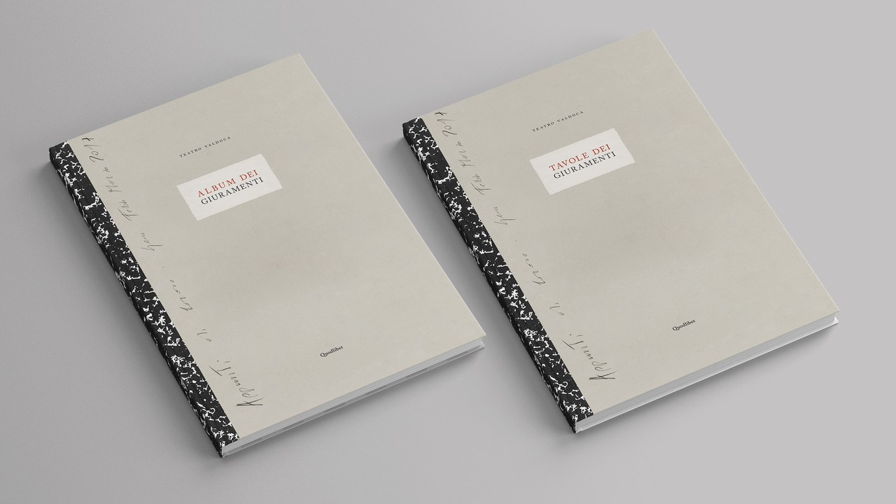 I due volumi che compongono Album dei Giuramenti. Tavole dei Giuramenti del Teatro Valdoca (Quodlibet, 2019). © Teatro Valdoca I due volumi che compongono Album dei Giuramenti. Tavole dei Giuramenti del Teatro Valdoca (Quodlibet, 2019). © Teatro Valdoca