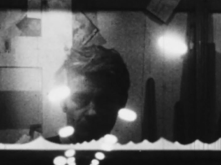 Franco Angeli, fotogramma da Enrico Castellani (1967), film in 16mm, B/N, muto, 18’. Courtesy Archivio Franco Angeli Franco Angeli, fotogramma da Enrico Castellani (1967), film in 16mm, B/N, muto, 18’. Courtesy Archivio Franco Angeli