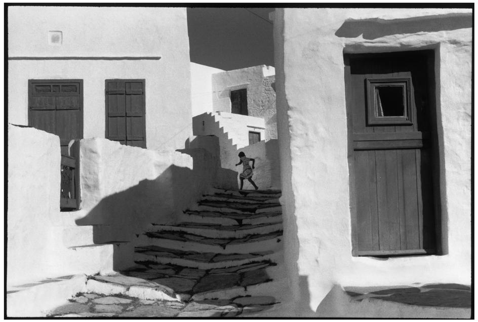 H. Cartier-Bresson, Cicladi. Isola di Sifnos, Grecia, 1961 H. Cartier-Bresson, Cicladi. Isola di Sifnos, Grecia, 1961