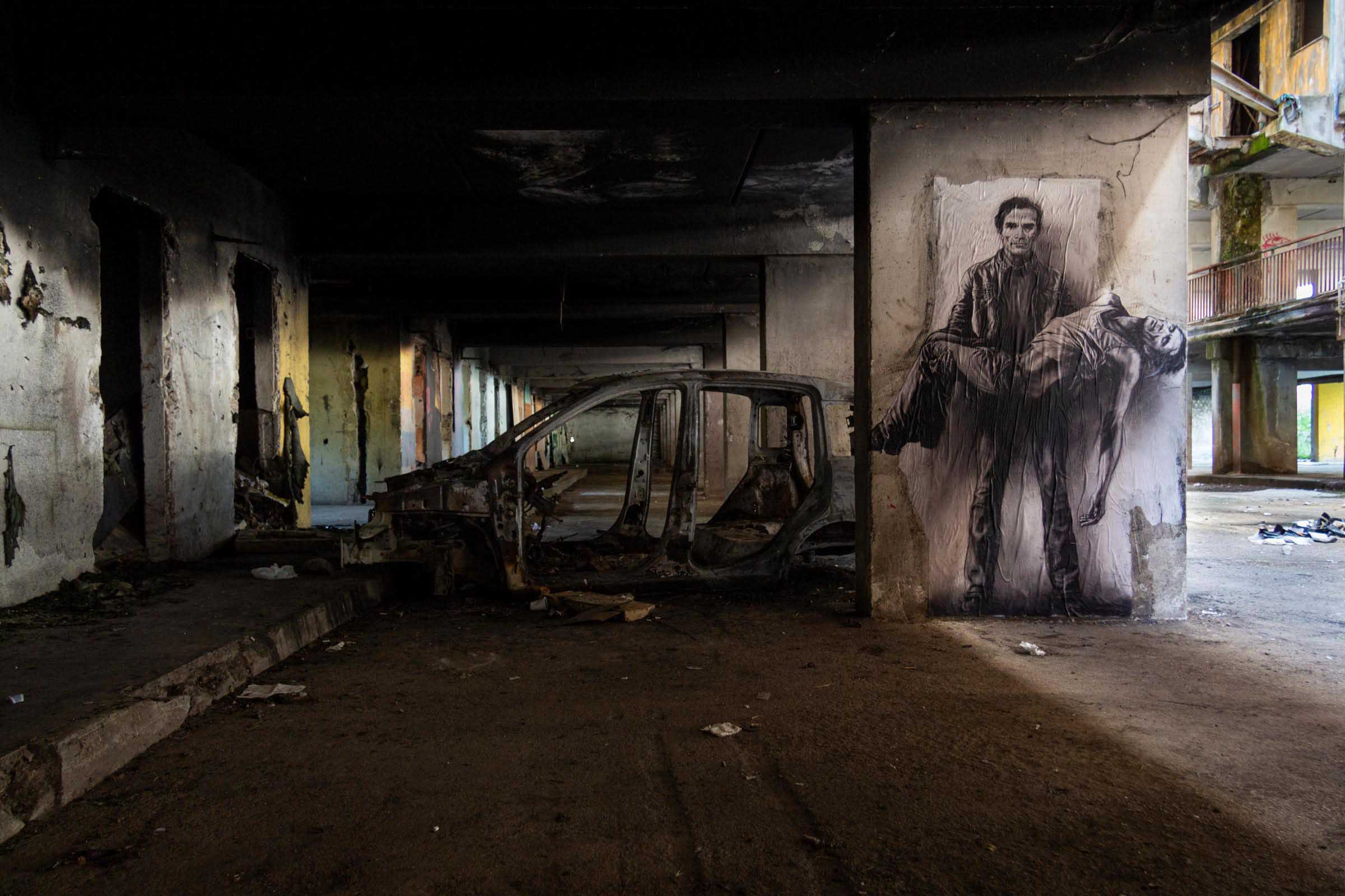 Ernest Pignon-Ernest, Pietà, Scampia, 2015 Ernest Pignon-Ernest, Pietà, Scampia, 2015
