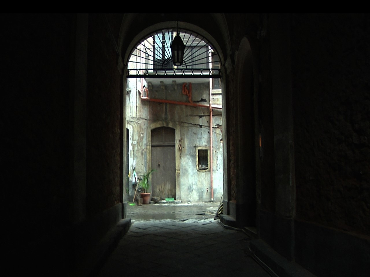 Il cortile della casa di Goliarda Sapienza © Maria Arena Il cortile della casa di Goliarda Sapienza © Maria Arena