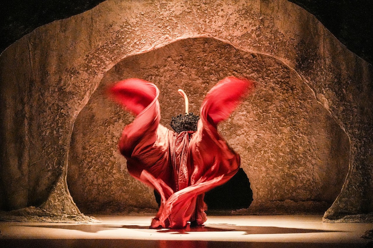 Le Sacre du Printemps (2023) di Dewey Dell. © Eros Brancaleon