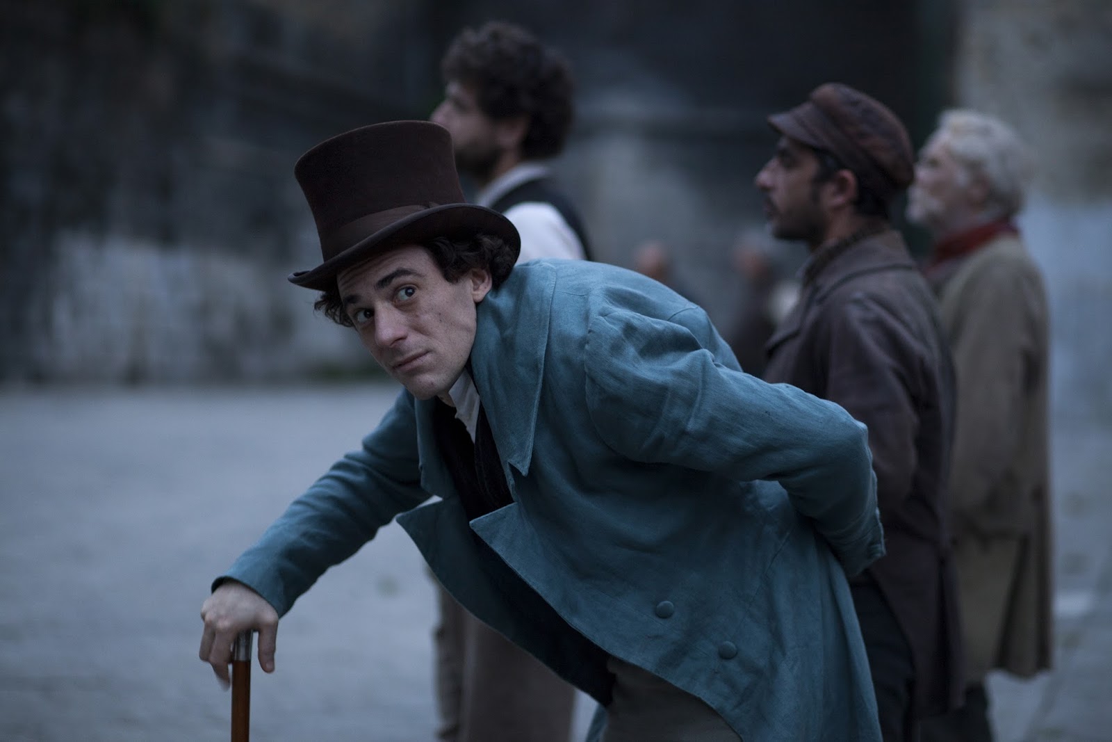 Elio Germano nei panni di Leopardi Elio Germano nei panni di Leopardi