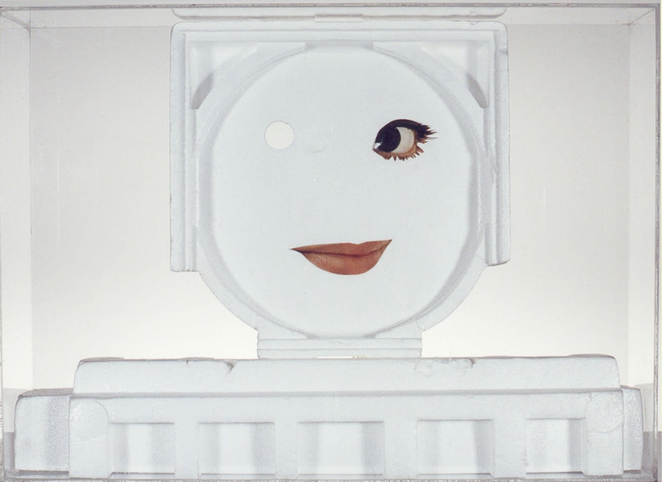 Tomaso Binga, Autoritratto, 1971, polistirolo collage e plexiglass Tomaso Binga, Autoritratto, 1971, polistirolo collage e plexiglass