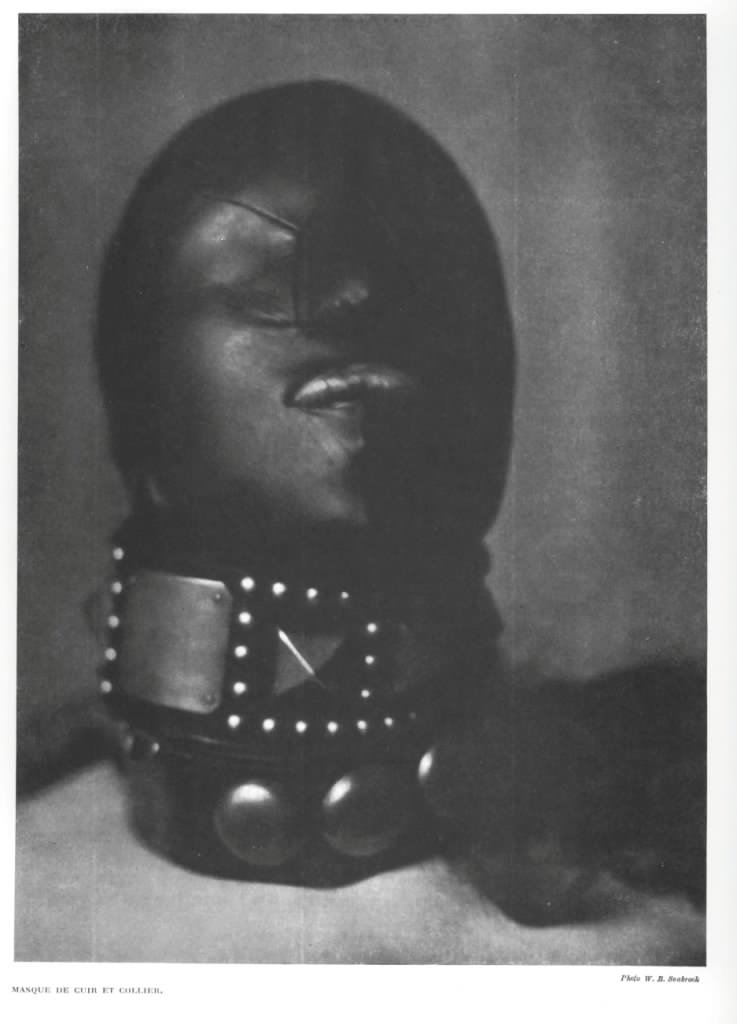 William Seabrook, Masque de cuir et collier, ca 1929, da Michel Leiris, ‘Le “Caput mortuum”, ou la femme de l’alchimiste’, Documents, vol. 2, 8, 1930, p. 24 William Seabrook, Masque de cuir et collier, ca 1929, da Michel Leiris, ‘Le “Caput mortuum”, ou la femme de l’alchimiste’, Documents, vol. 2, 8, 1930, p. 24