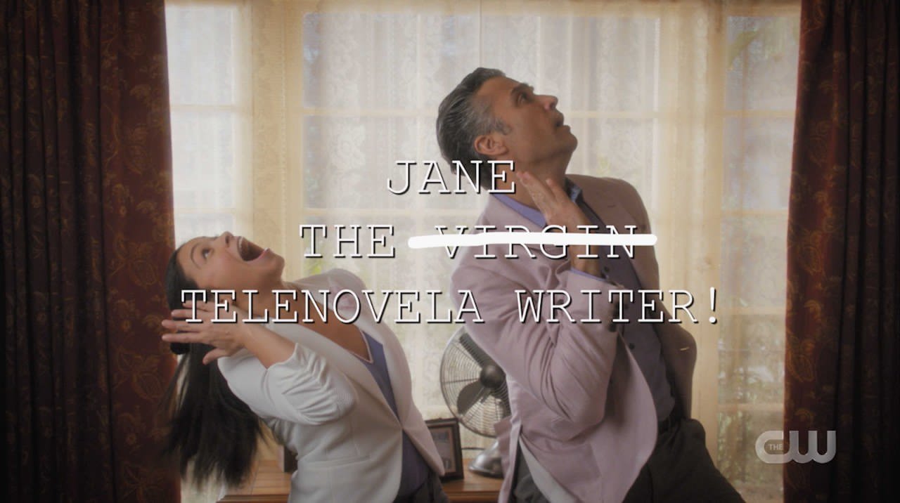 <p><strong>Fig. 8:</strong> Jane non &egrave; pi&ugrave; solo &lsquo;la vergine&rsquo;, ma anche molte altre cose &ndash; fra cui un&rsquo;autrice di telenovelas (Capitolo 90) [Screenshot da terzi della seria TV <em>Jane the Virgin</em>]</p>