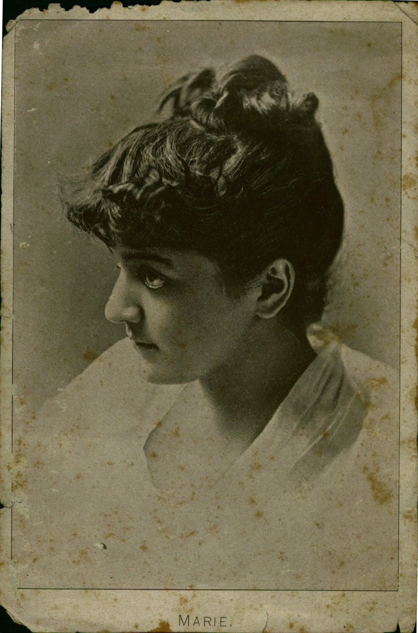 Giovane donna, 166x110, n. 4010 Giovane donna, 166x110, n. 4010