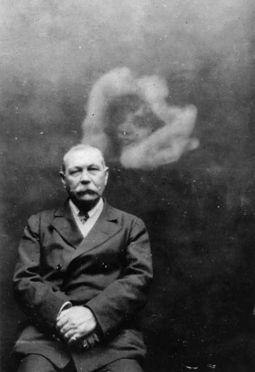 Arthur Conan Doyle during a seance Arthur Conan Doyle during a seance