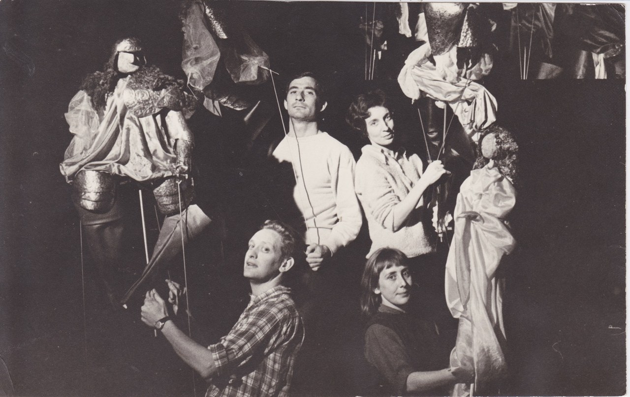 Mario Ricci con l’ensemble de Il Principe di Homburg di Kleist, Marionetteatern di Michael Meschke, Stoccolma, 1962