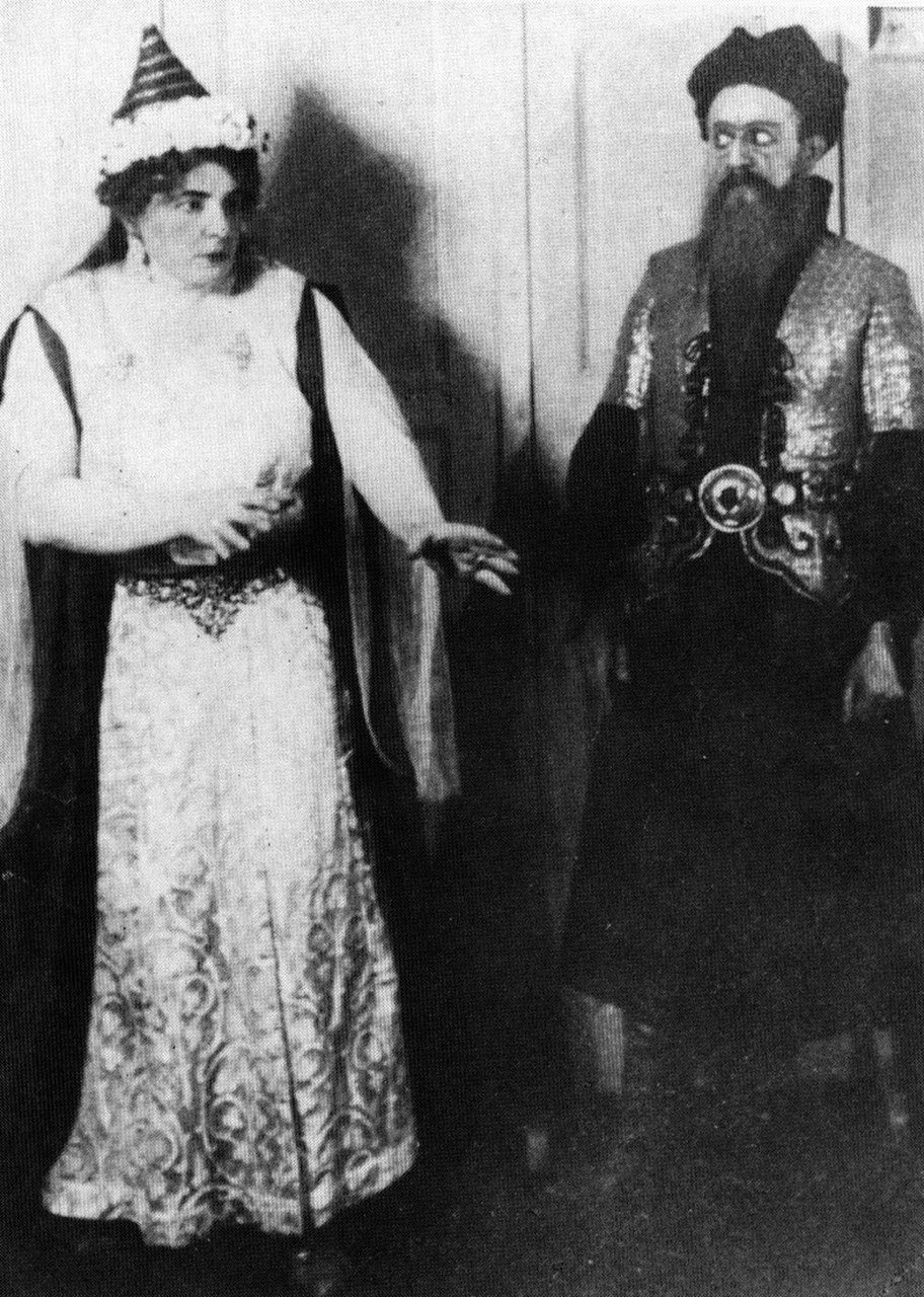  Olga Haselbeck e Oszkár Kálmán nella prima rappresentazione dell’opera di Bartók Il castello di Barbablù, 1918 (Wikimedia Commons)