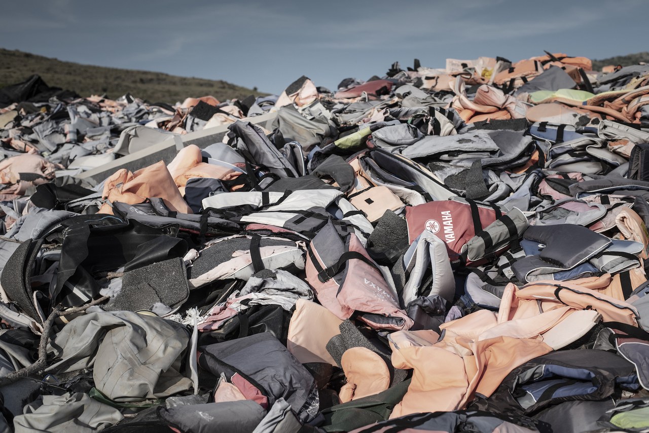 Isola di Lesbo, collina dei salvagenti, 12 maggio 2019 (Foto di Luca Prestia / Beyond the border project. Cortesia dell’autore Isola di Lesbo, collina dei salvagenti, 12 maggio 2019 (Foto di Luca Prestia / Beyond the border project. Cortesia dell’autore